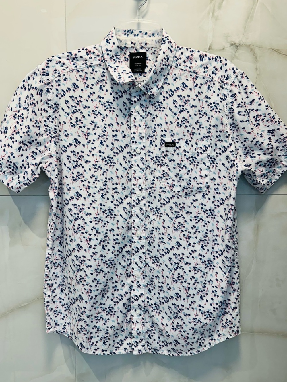 RVCA Men’s White Floral Short-Sleeve Button-Up Shirt size Medium Slim Fit